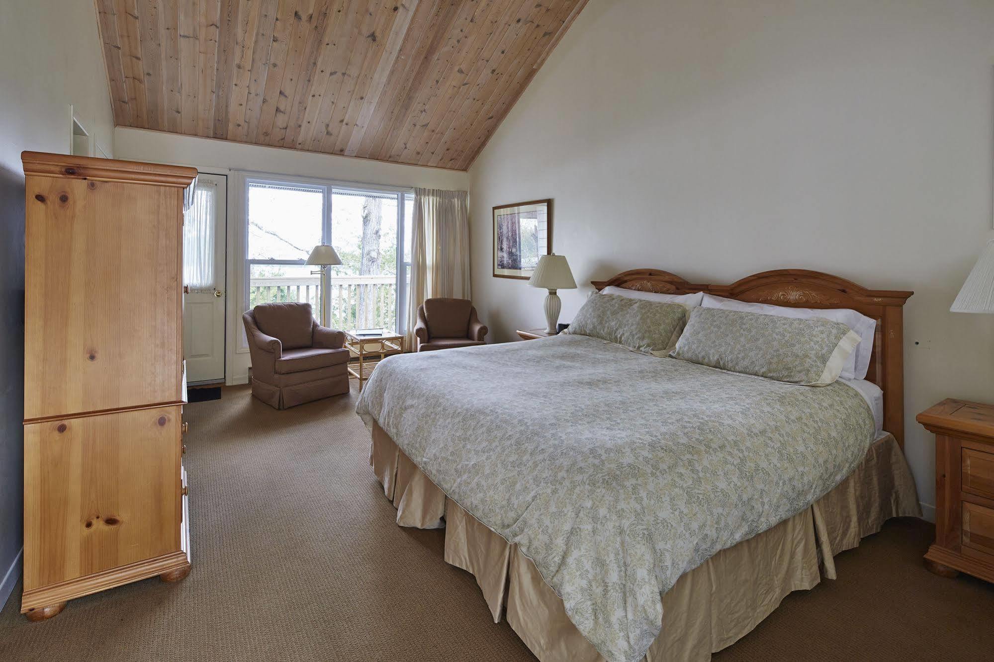 Sir Sam'S Inn & Spa (Adults Only) Haliburton Ngoại thất bức ảnh
