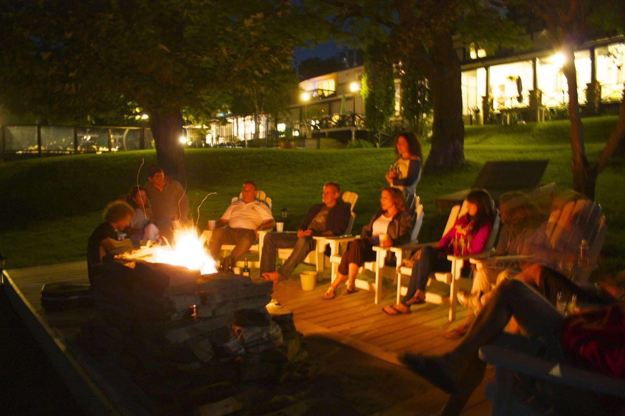 Sir Sam'S Inn & Spa (Adults Only) Haliburton Ngoại thất bức ảnh