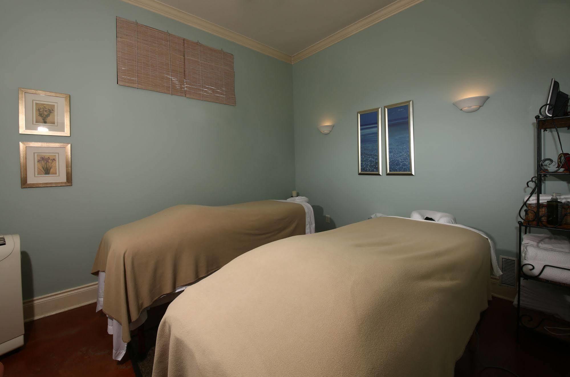 Sir Sam'S Inn & Spa (Adults Only) Haliburton Ngoại thất bức ảnh