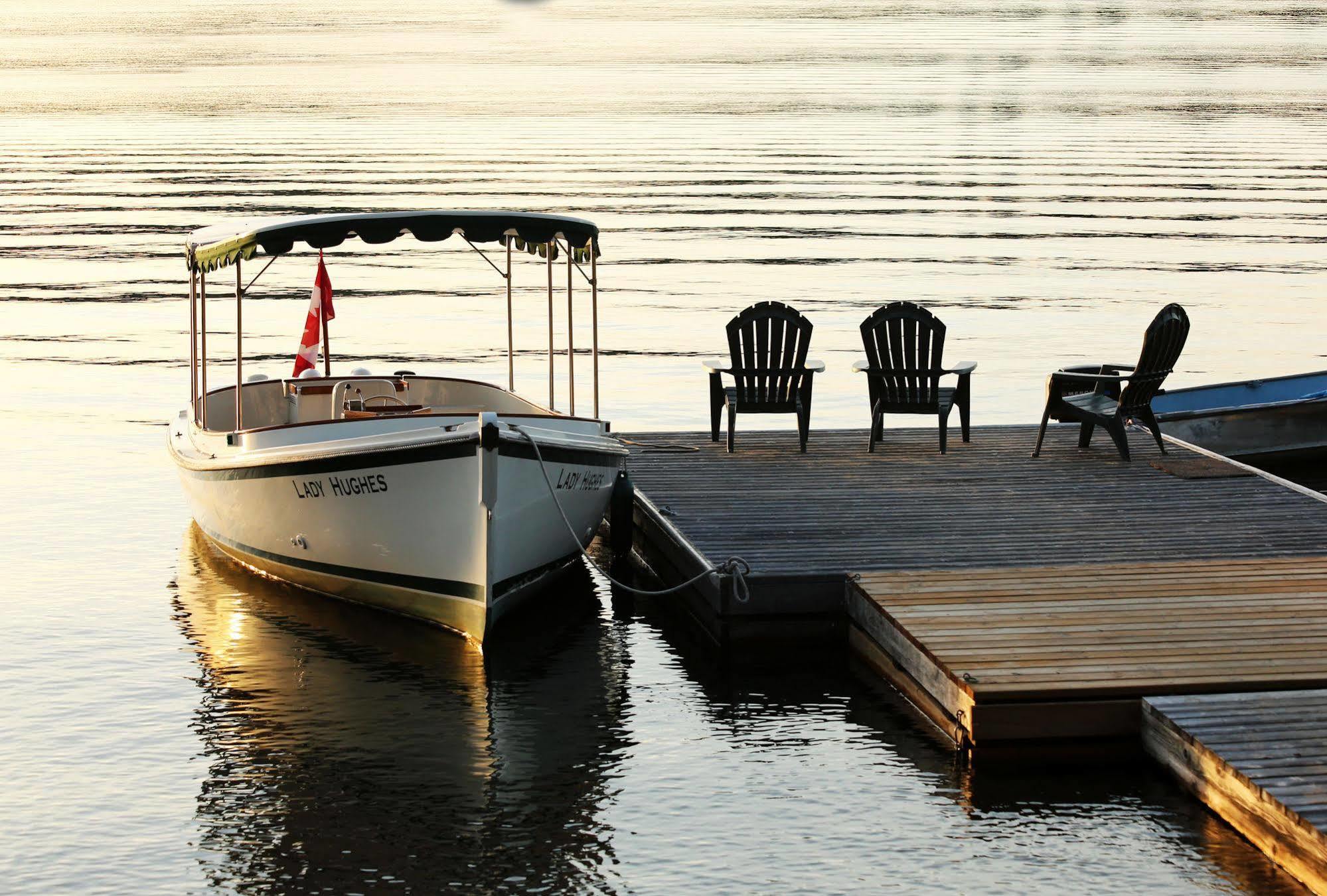 Sir Sam'S Inn & Spa (Adults Only) Haliburton Ngoại thất bức ảnh